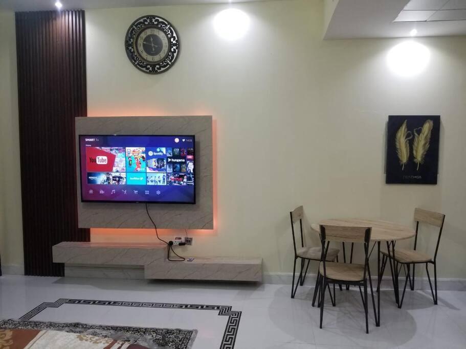 Luxurious 3bhk In